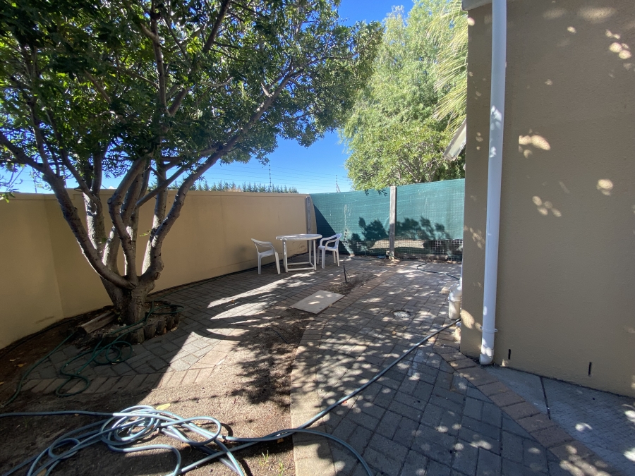 To Let 1 Bedroom Property for Rent in Table View Western Cape